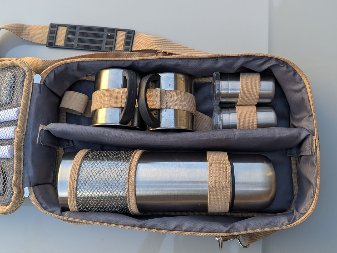 Sac isotherme multifonction حقيبة الرحلات و التخييم الحرارية المتكاملة 12 قطعة